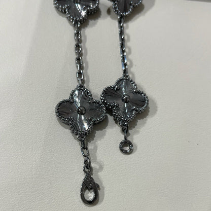 [BloomBling]CLOVER 5 MOTIF BLACK BRACELET