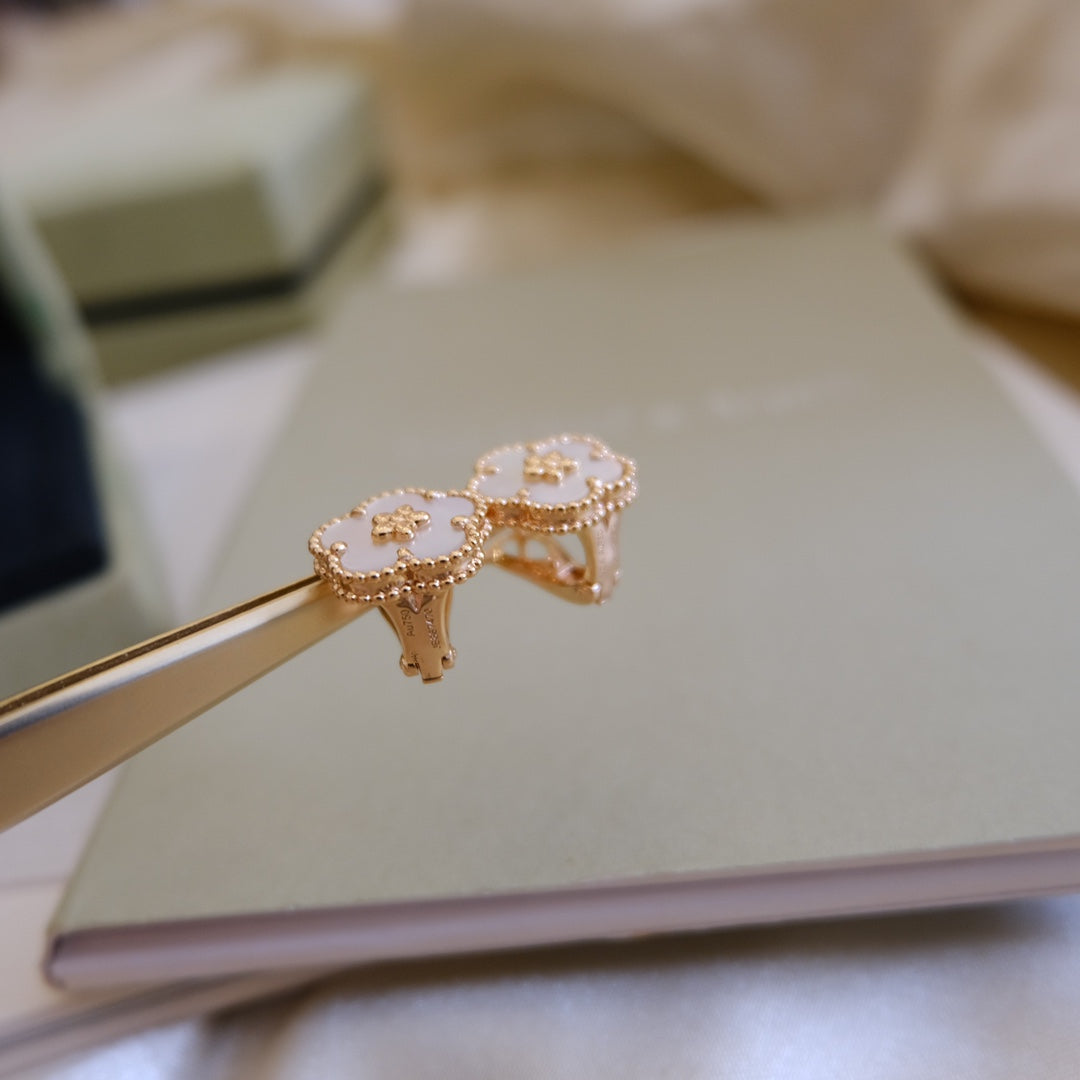 [BloomBling]LUCKY PINK GOLD WHITE MOP EARRINGS
