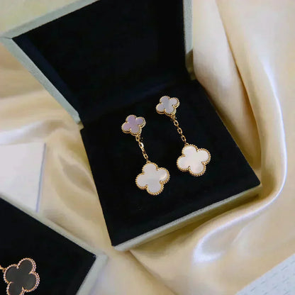 [BloomBling]CLOVER 2 MOTIF WHITE MOP EARRINGS