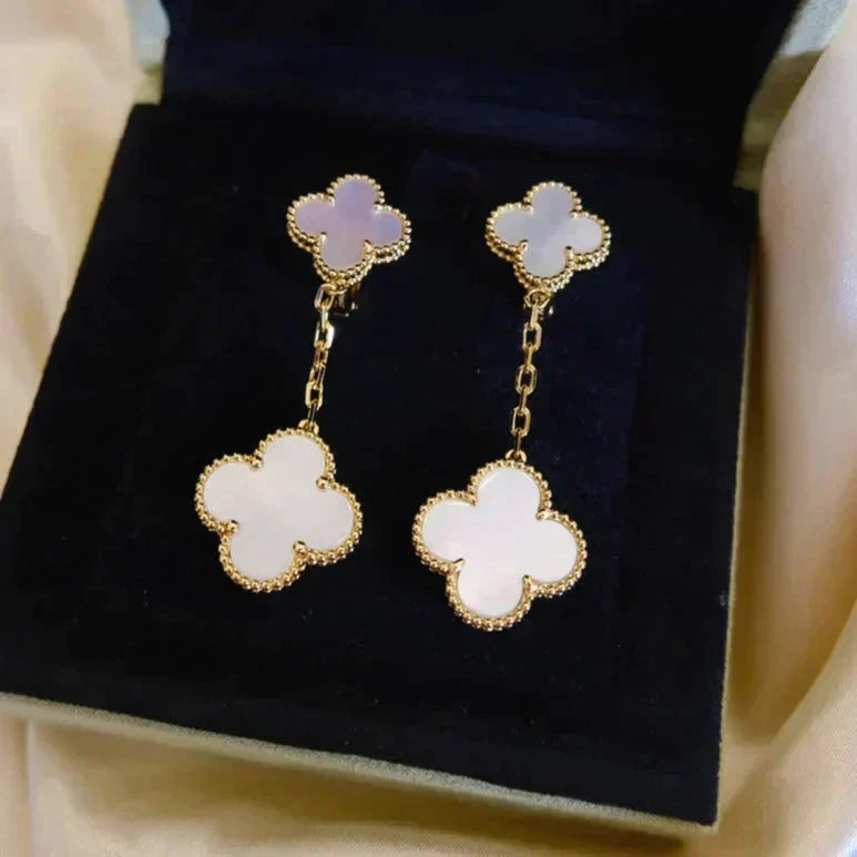 [BloomBling]CLOVER 2 MOTIF WHITE MOP EARRINGS