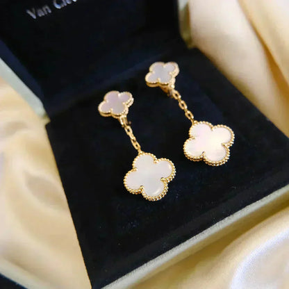 [BloomBling]CLOVER 2 MOTIF WHITE MOP EARRINGS