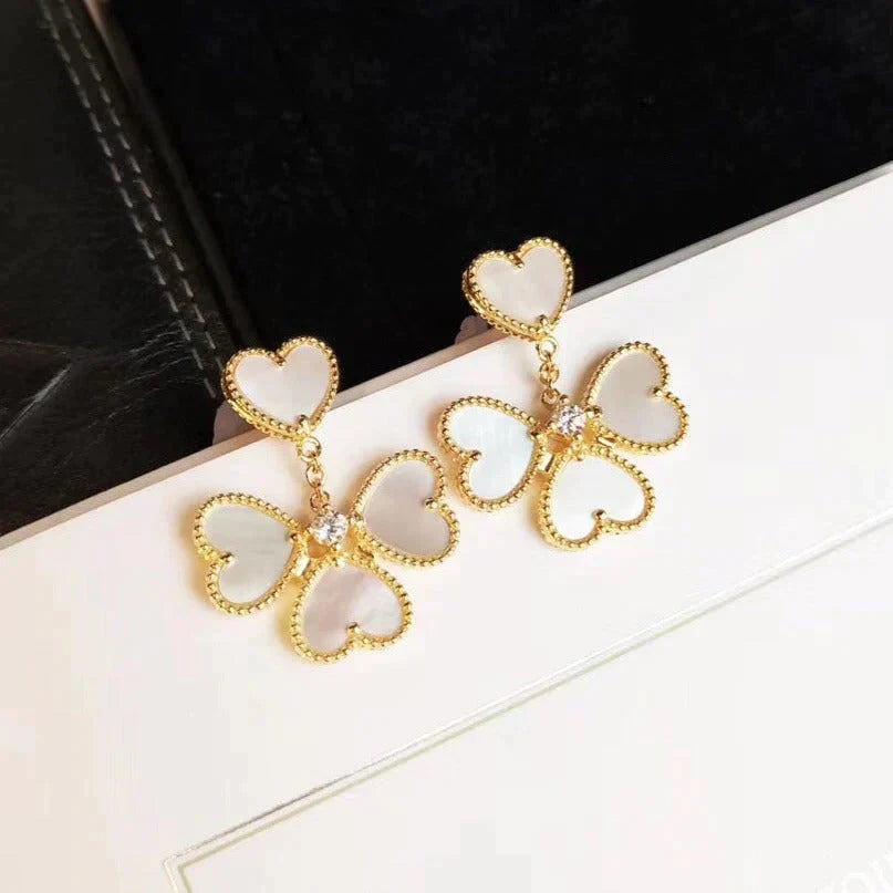 [BloomBling]CLOVER SWEET WHITE MOP EARRINGS