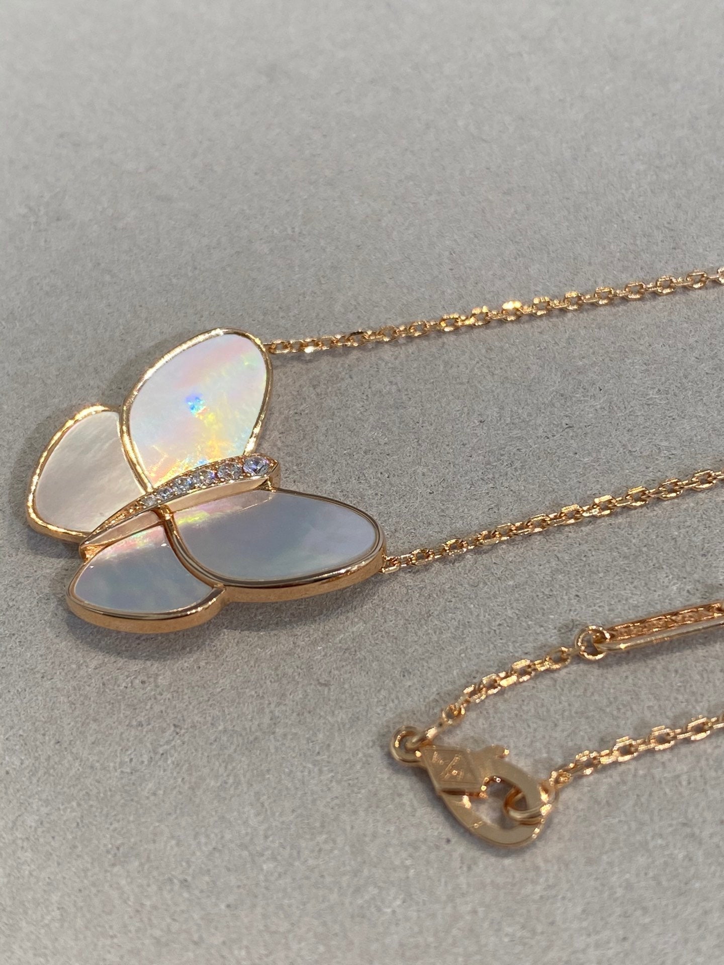 [BloomBling]BUTTERFLY GOLD MOP DIAMOND NECKLACE
