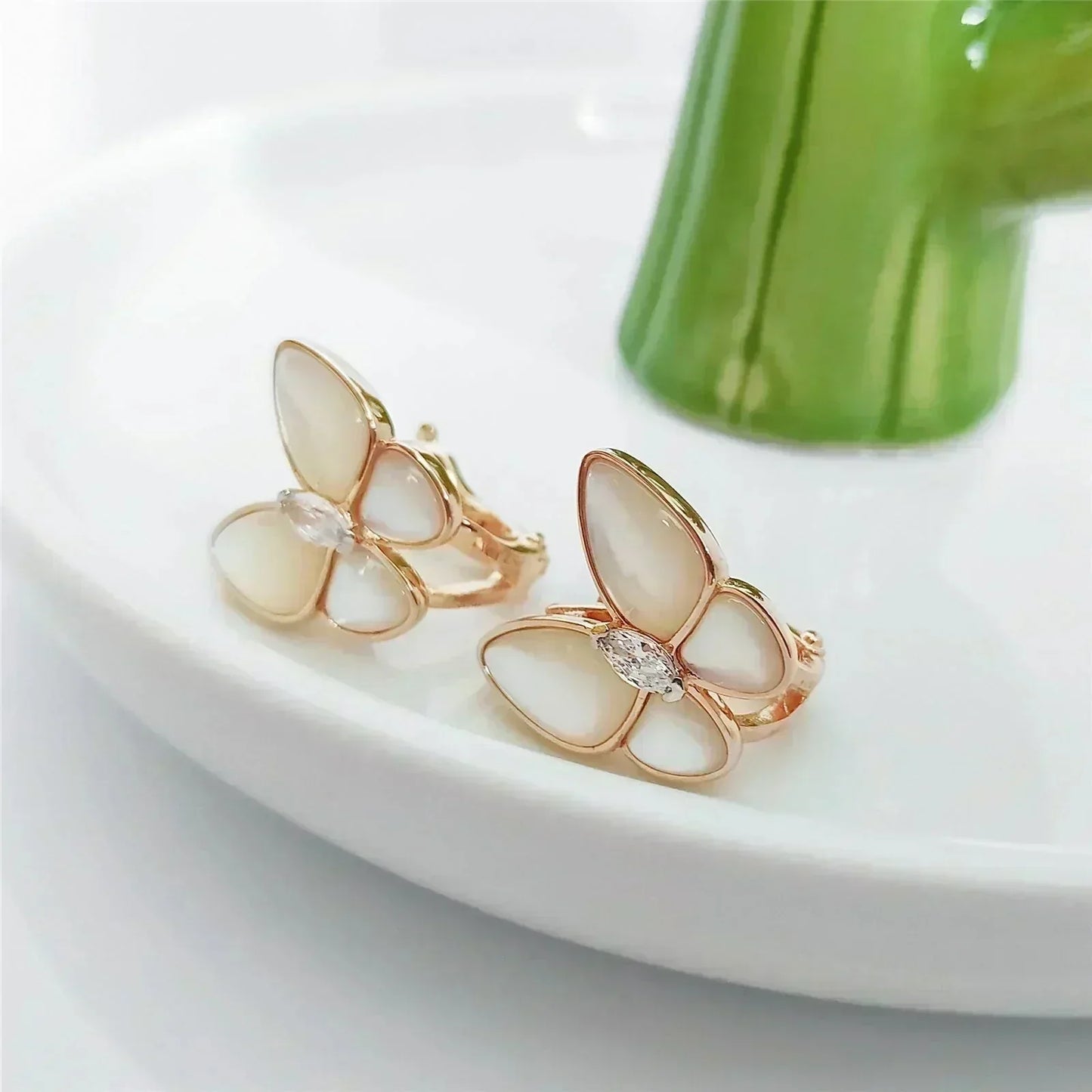 [BloomBling]BUTTERFLY MOP DIAMOND EARRINGS