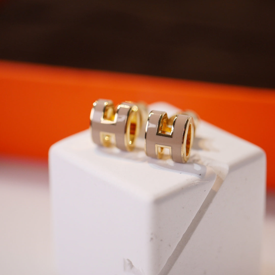 [BloomBling]MINI POP H GOLD EARRINGS GREY