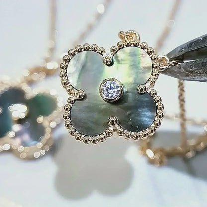 [BloomBling]CLOVER 15MM DIAMOND AND MOTHER-OF-GREY NECKLACE