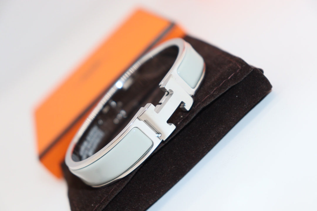 [BloomBling]H LIGHT BLUE BRACELET