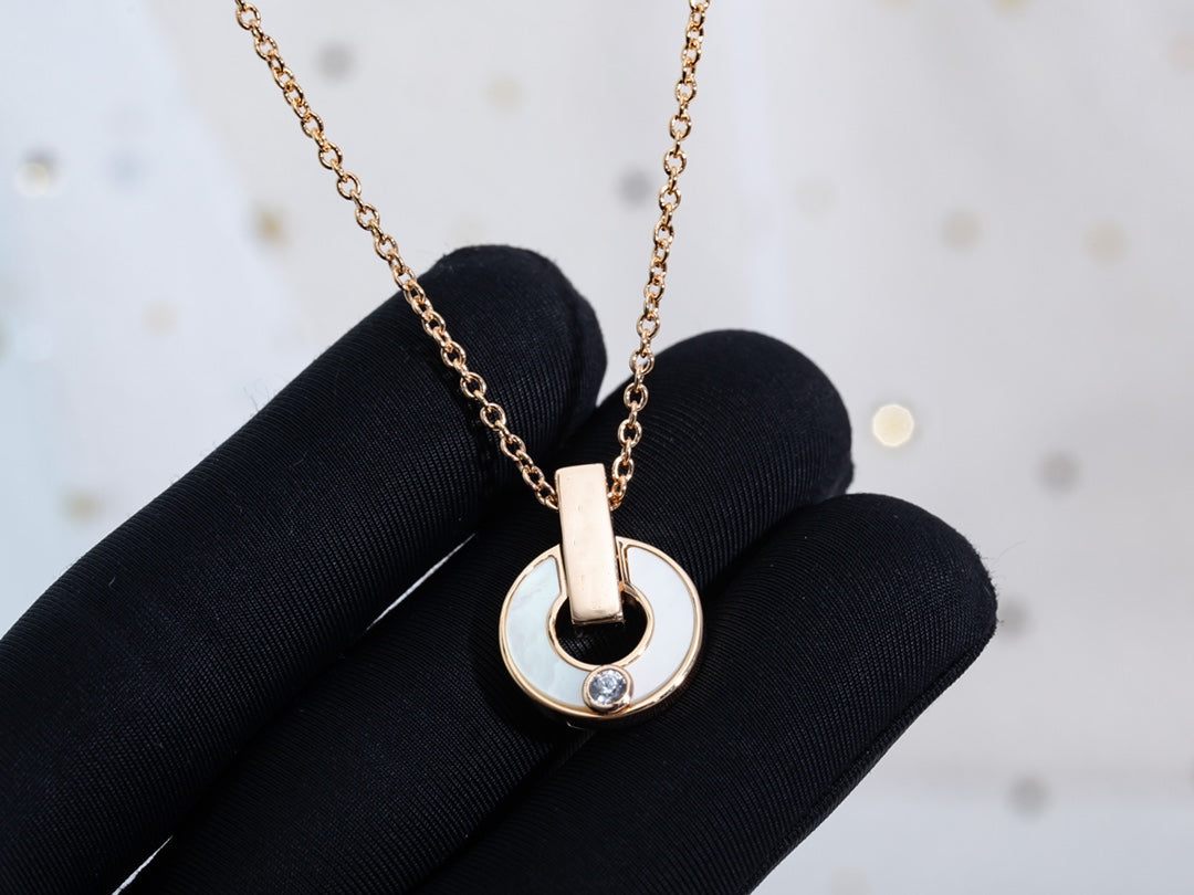 [BloomBling]GARI NECKLACE PINK GOLD MOP