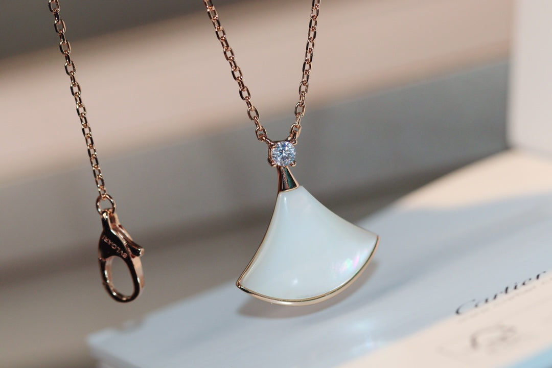 [BloomBling]DREAM NECKLACE WHITE MOP PINK GOLD 1 DIAMOND