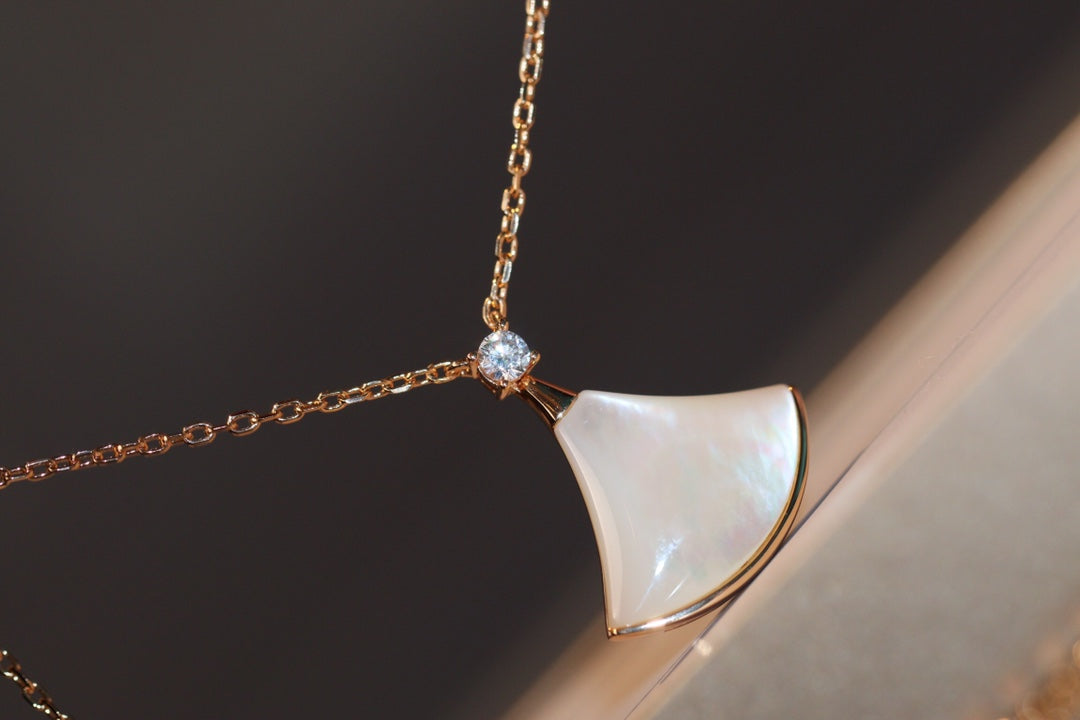 [BloomBling]DREAM NECKLACE WHITE MOP PINK GOLD 1 DIAMOND
