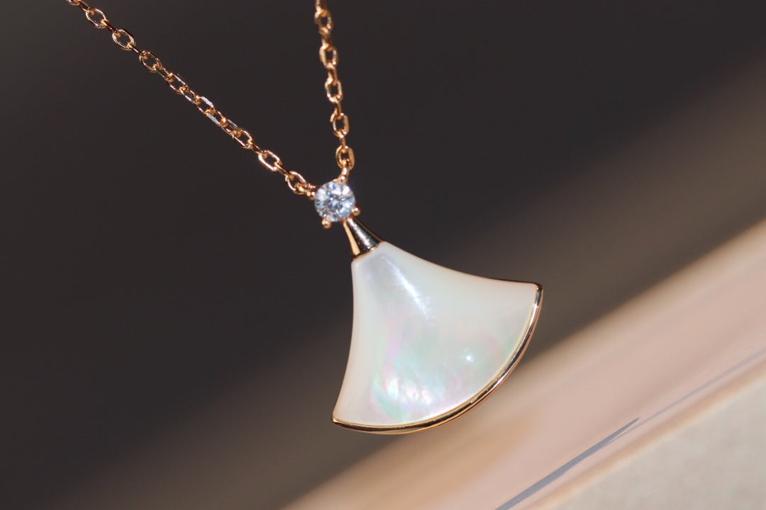 [BloomBling]DREAM NECKLACE WHITE MOP PINK GOLD 1 DIAMOND