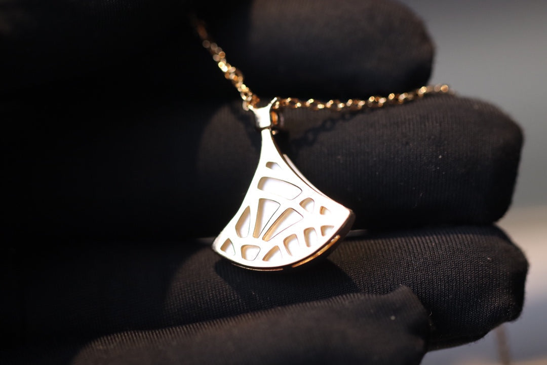 [BloomBling]DREAM NECKLACE WHITE MOP PINK GOLD 1 DIAMOND