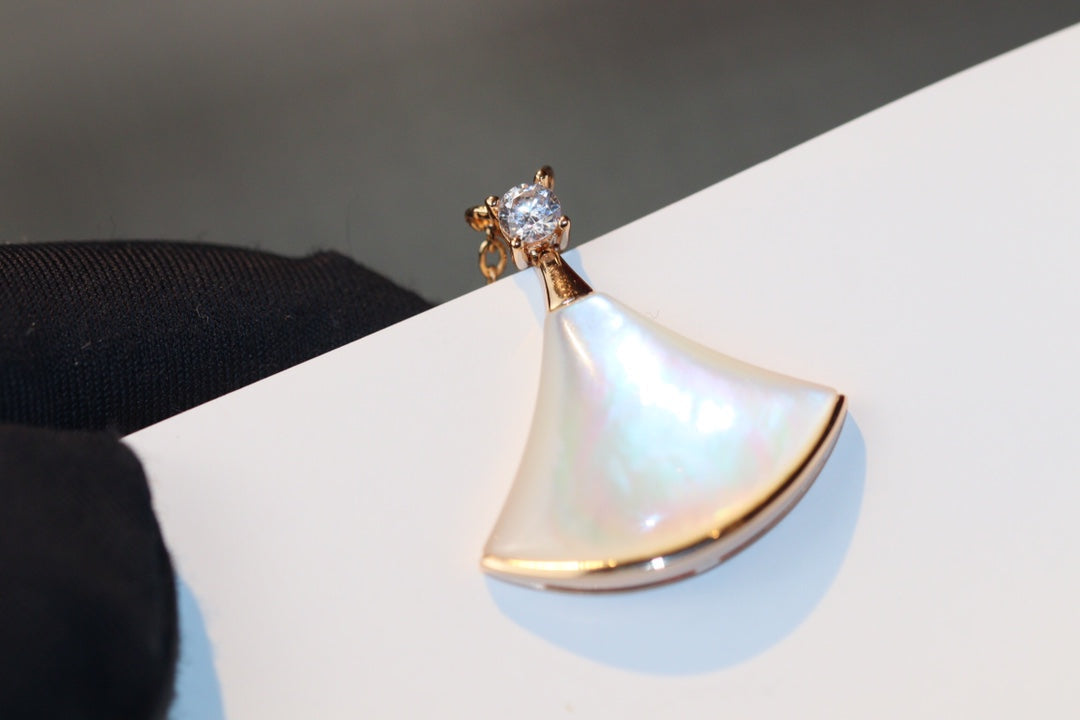 [BloomBling]DREAM NECKLACE WHITE MOP PINK GOLD 1 DIAMOND