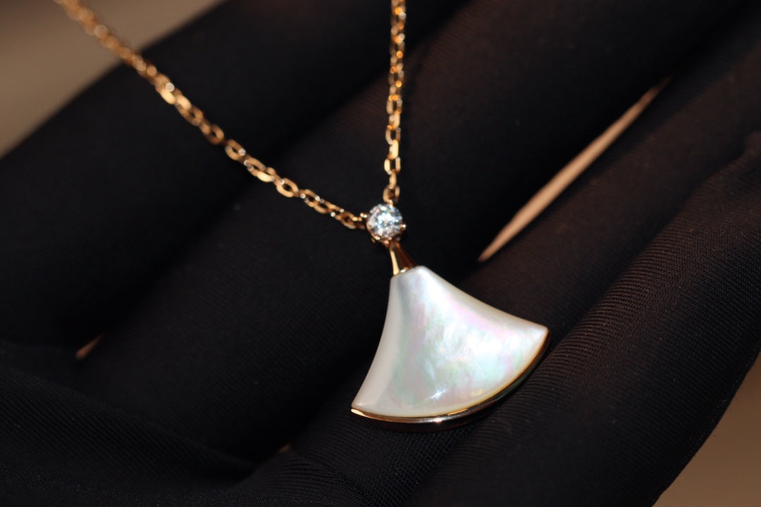 [BloomBling]DREAM NECKLACE WHITE MOP PINK GOLD 1 DIAMOND