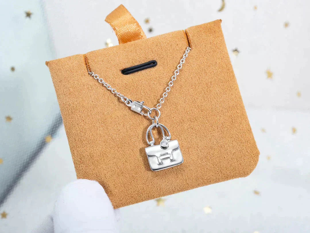 [BloomBling]AMULETTE PEDANT SILVER NECKLACE
