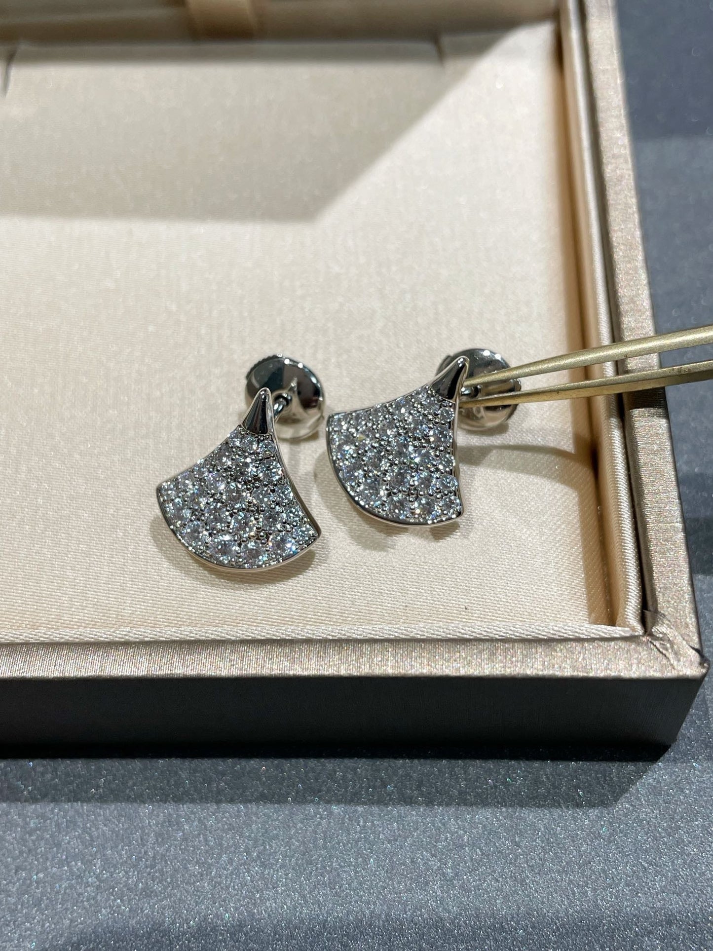 [BloomBling]DREAM STUD EARRINGS DIAMOND