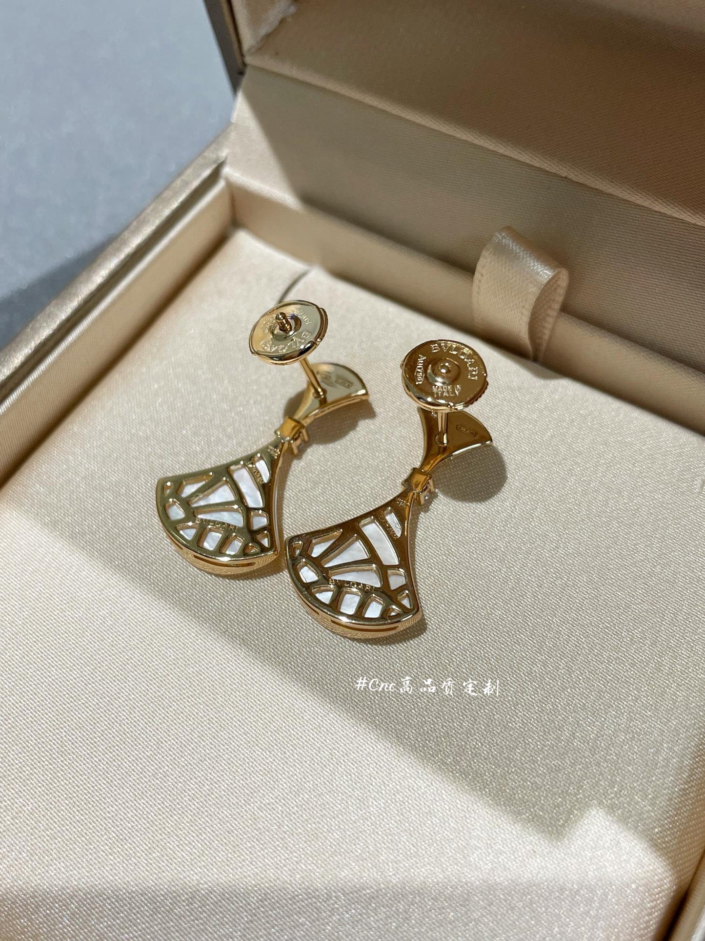 [BloomBling]DREAM MOP 1 DIAMOND EARRINGS