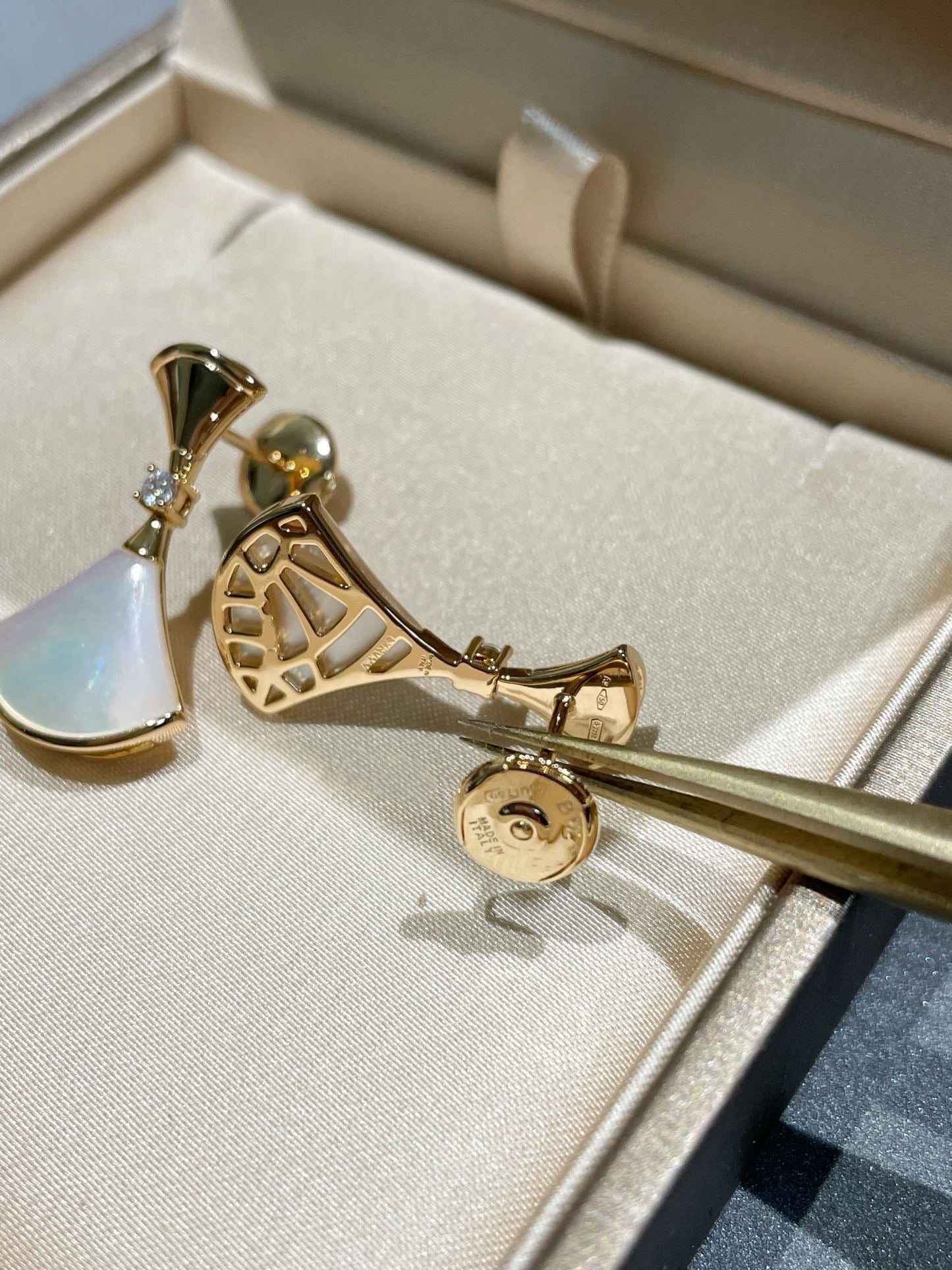 [BloomBling]DREAM MOP 1 DIAMOND EARRINGS