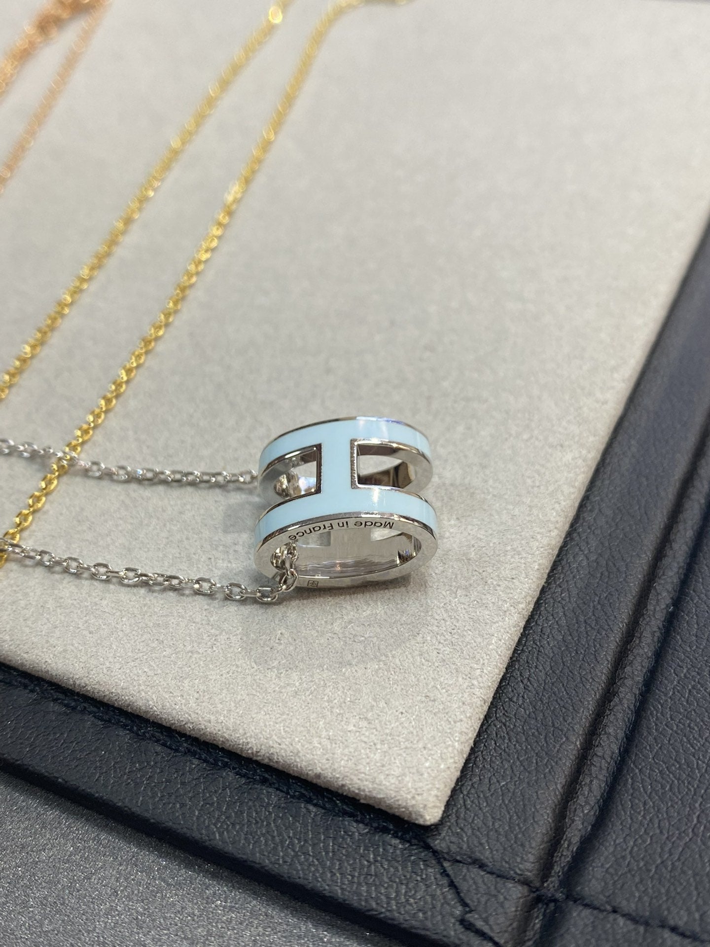 [BloomBling]POP H LIGHT BLUE NECKLACE