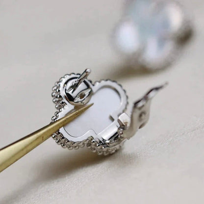 [BloomBling]CLOVER MEDIUM 1 MOTIFS  WHITE MOP EARRINGS SILVER
