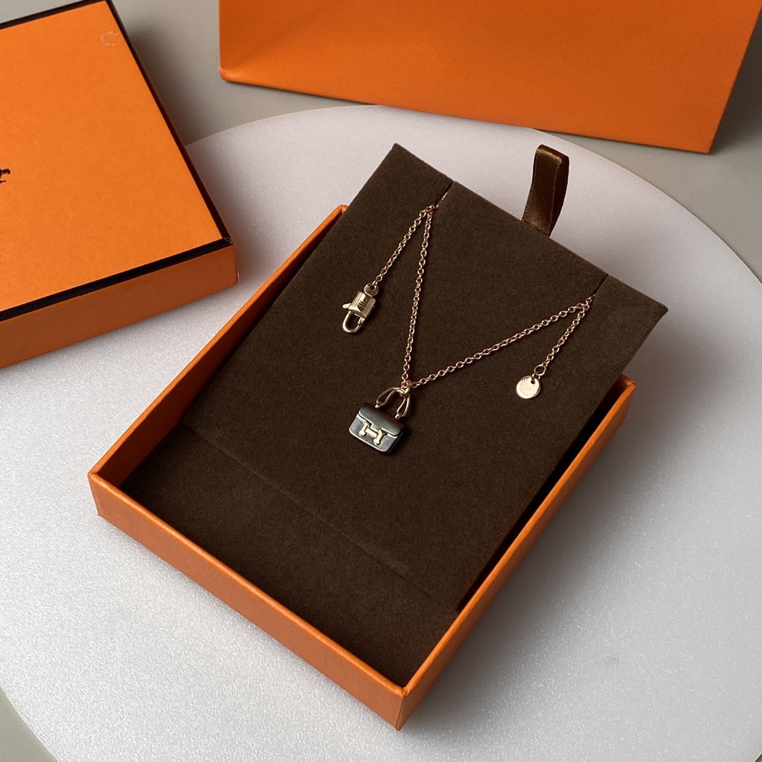 [BloomBling]CONSTANCE BLACK PEDANT PINK GOLD NECKLACE