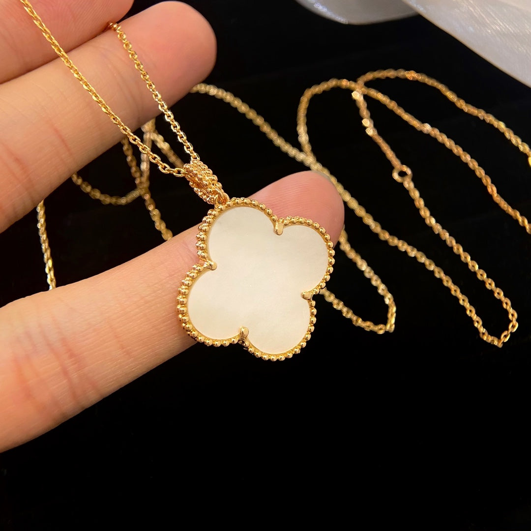 [BloomBling]CLOVER 25MM MOP LARGE PENDANT NECKLACE