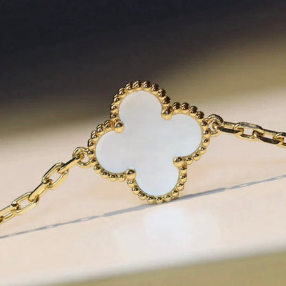 [BloomBling]CLOVER 20 MOTIFS WHITE MOP NECKLACE