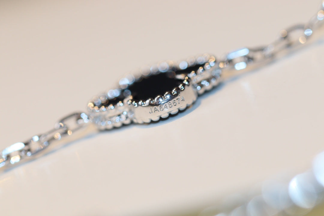 [BloomBling]CLOVER 20 MOTIFS ONYX DIAMOND SILVER