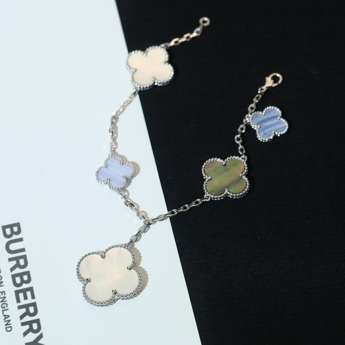 [BloomBling]CLOVER BRACELET 5 MOTIFS MOP CHALCEDONY SILVER