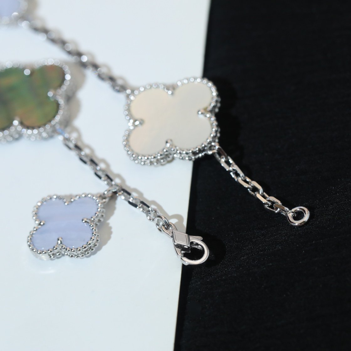 [BloomBling]CLOVER BRACELET 5 MOTIFS MOP CHALCEDONY SILVER