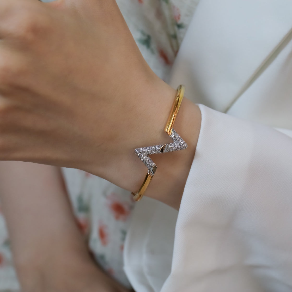 [BloomBling]VOLTE UPSITE DOWN GOLD DIAMOND BRACELET