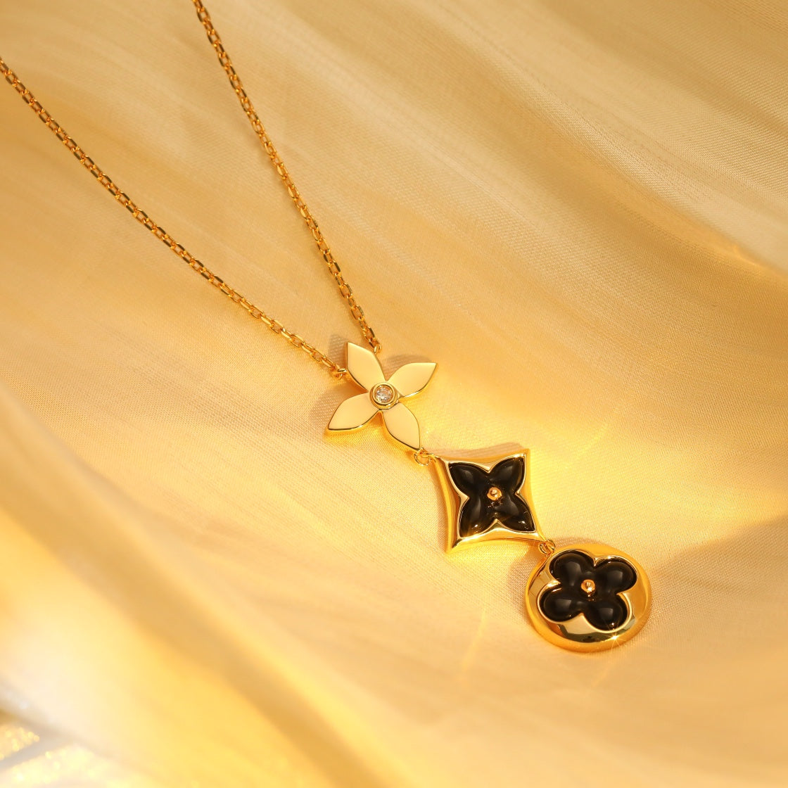 [BloomBling]STAR AND SUN ONYX PINK GOLD NECKLACE