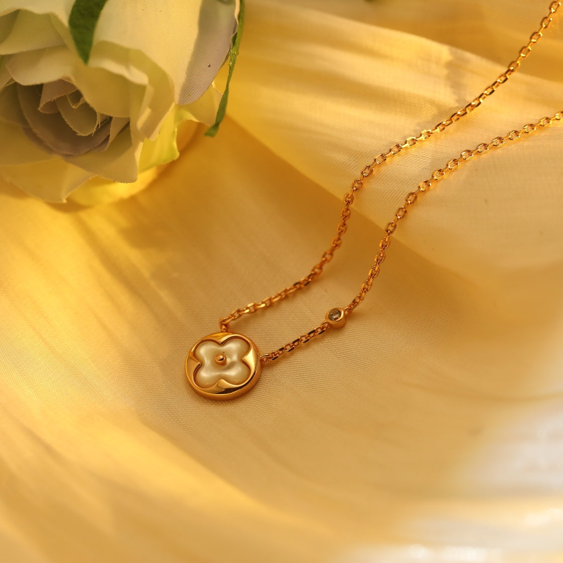 [BloomBling]SUN PEDANT PINK GOLD 1 DIAMOND NECKLACE