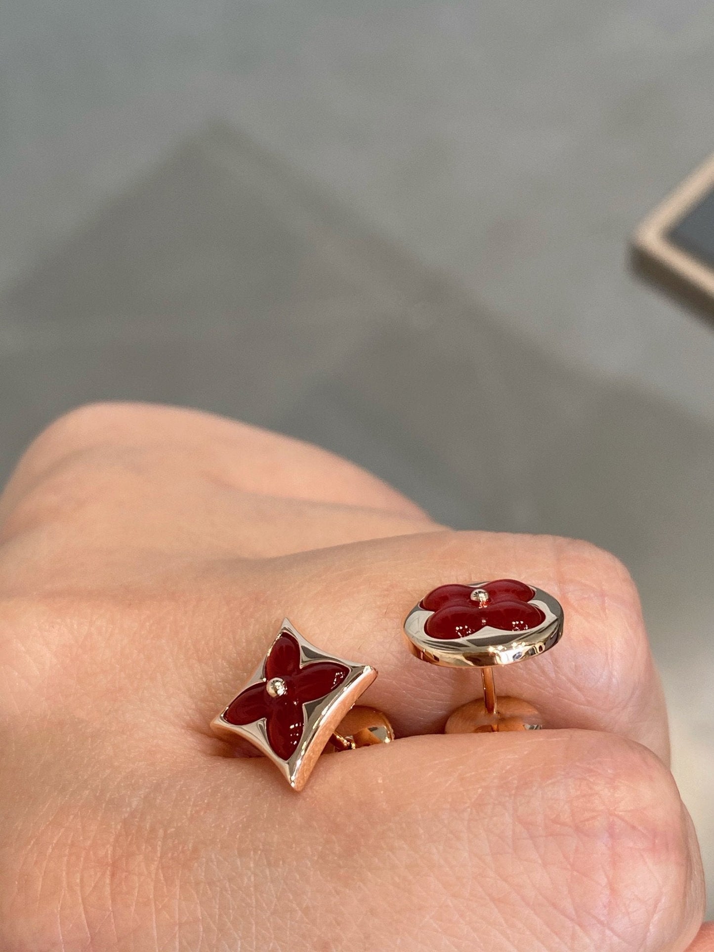 [BloomBling]STAR AND SUN PINK GOLD CARNELIAN STUD EARRINGS