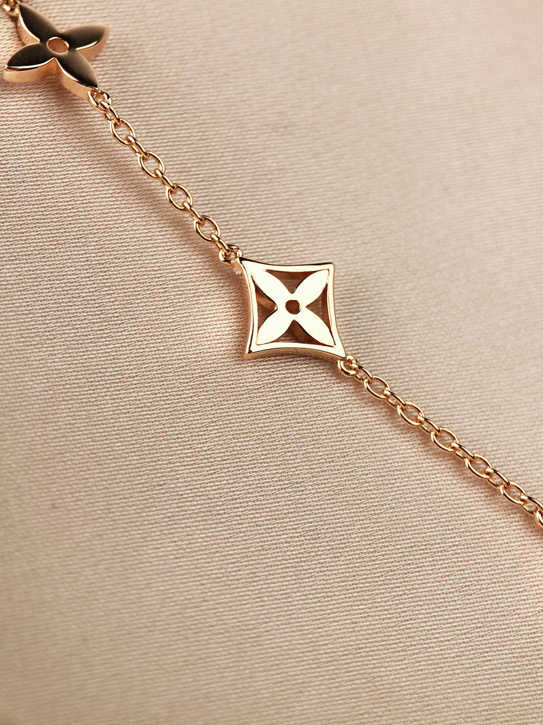 [BloomBling]STAR AND SUN 7 MOTIFS GOLD BRACELET