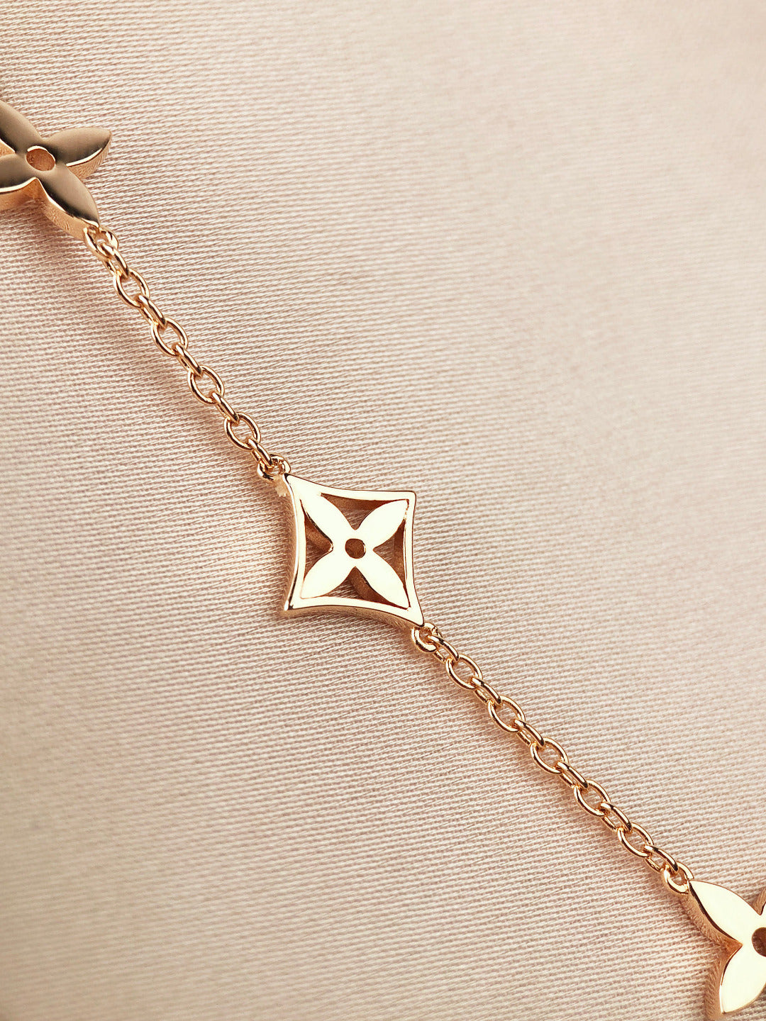 [BloomBling]STAR AND SUN 7 MOTIFS GOLD BRACELET