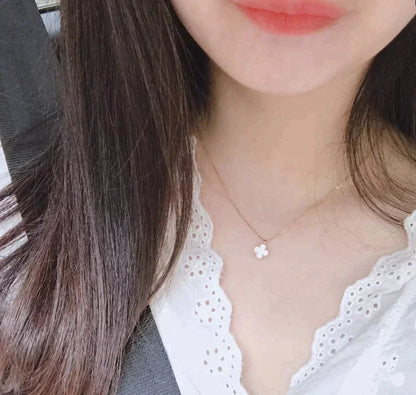 [BloomBling]CLOVER MINI 9.5MM WHITE MOTHER-OF-PEARL NECKLACE