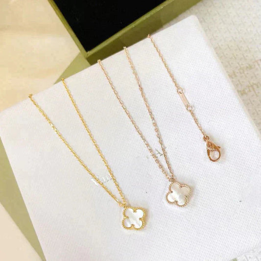 [BloomBling]CLOVER MINI 9.5MM WHITE MOTHER-OF-PEARL NECKLACE