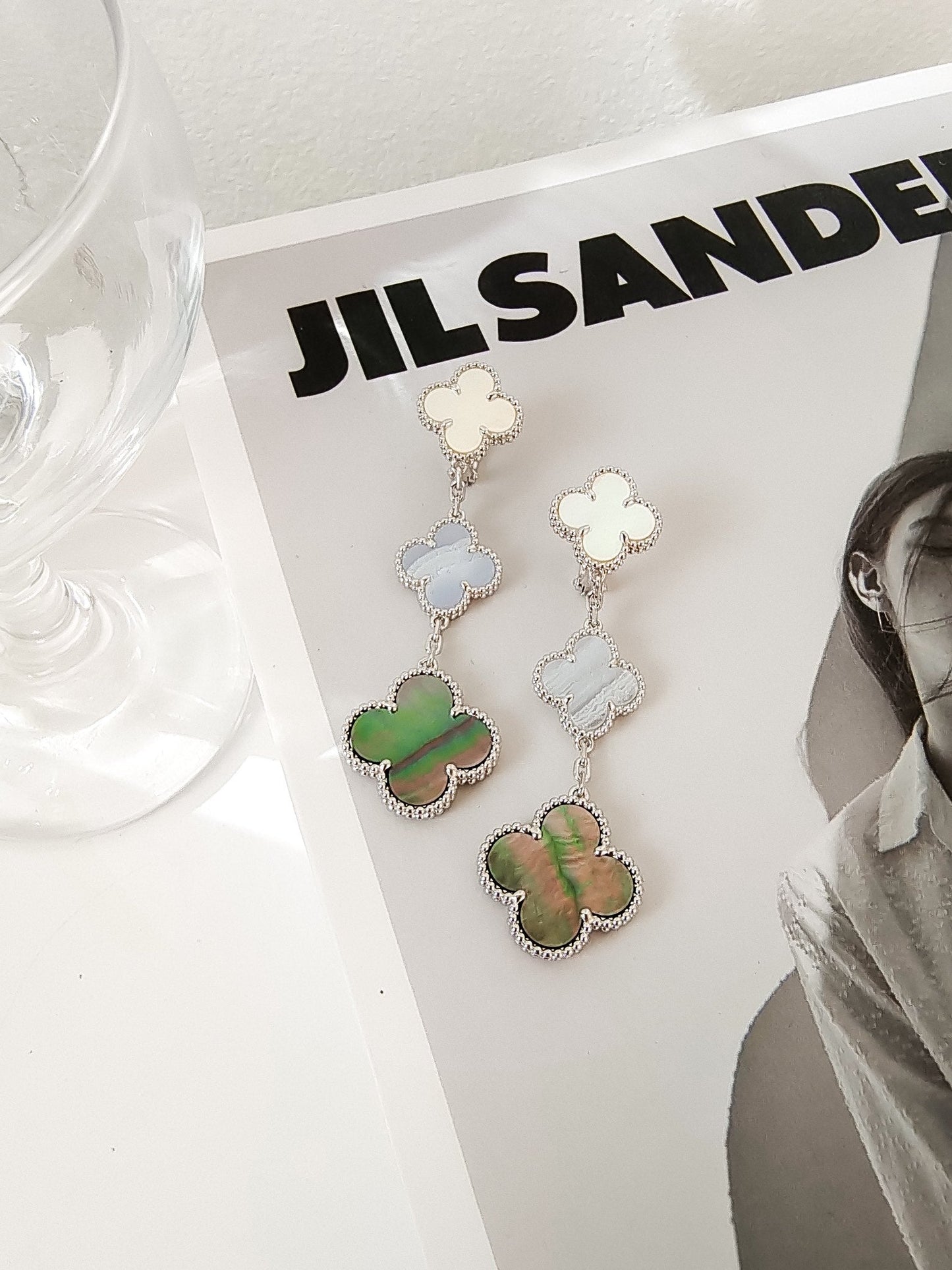 [BloomBling]CLOVER 3 MOTIFS CHALCEDONY DARK MOP SILVER EARRINGS