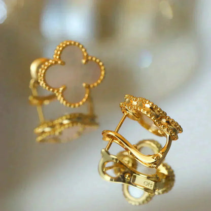 [BloomBling]CLOVER MEDIUM 1 MOTIFS  WHITE MOP STUD EARRINGS
