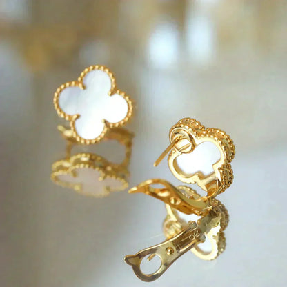 [BloomBling]CLOVER MEDIUM 1 MOTIFS  WHITE MOP STUD EARRINGS