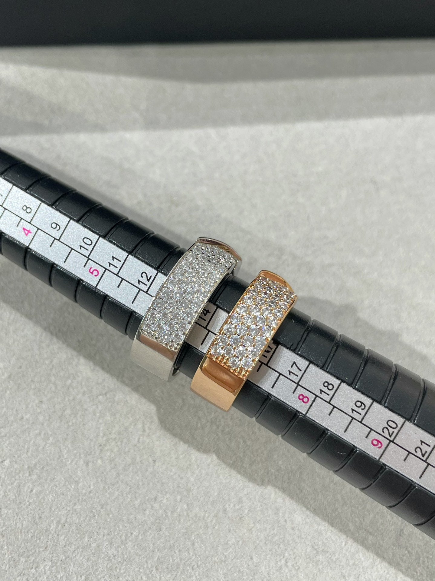 [BloomBling]LIENS EVIDENCE  DIAMOND PAVED RING
