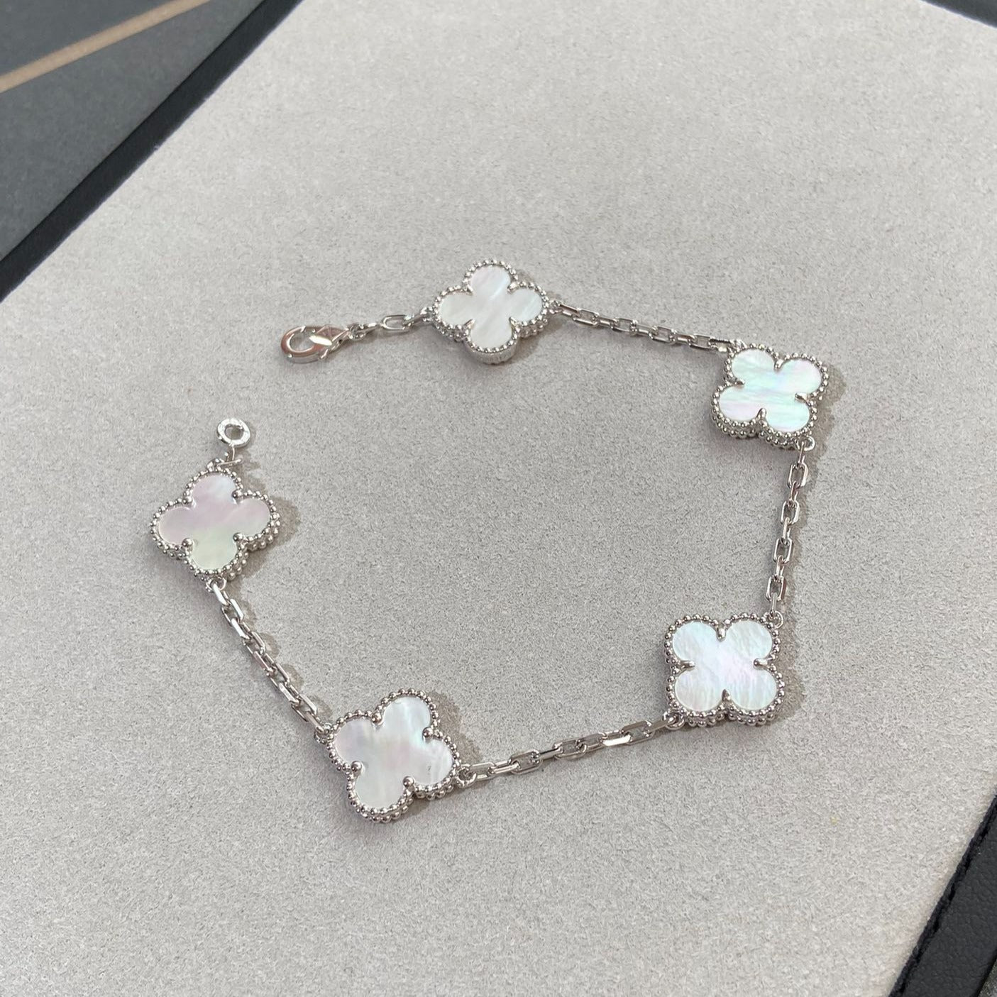 [BloomBling]CLOVER SILVER MOP 5 MOTIF BRACELET