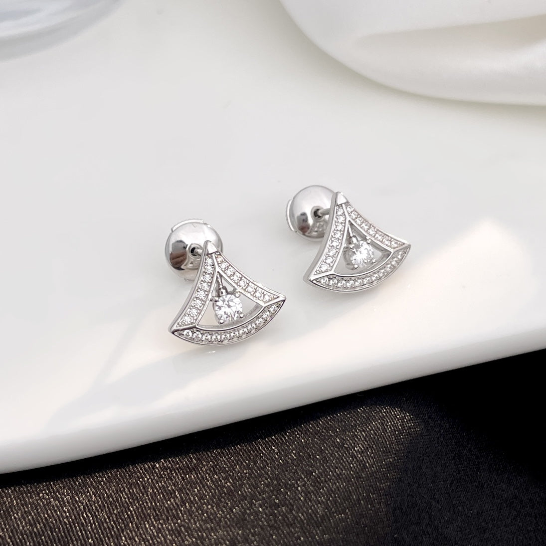 [BloomBling]DREAM MINI DIAMOND STUD EARRINGS