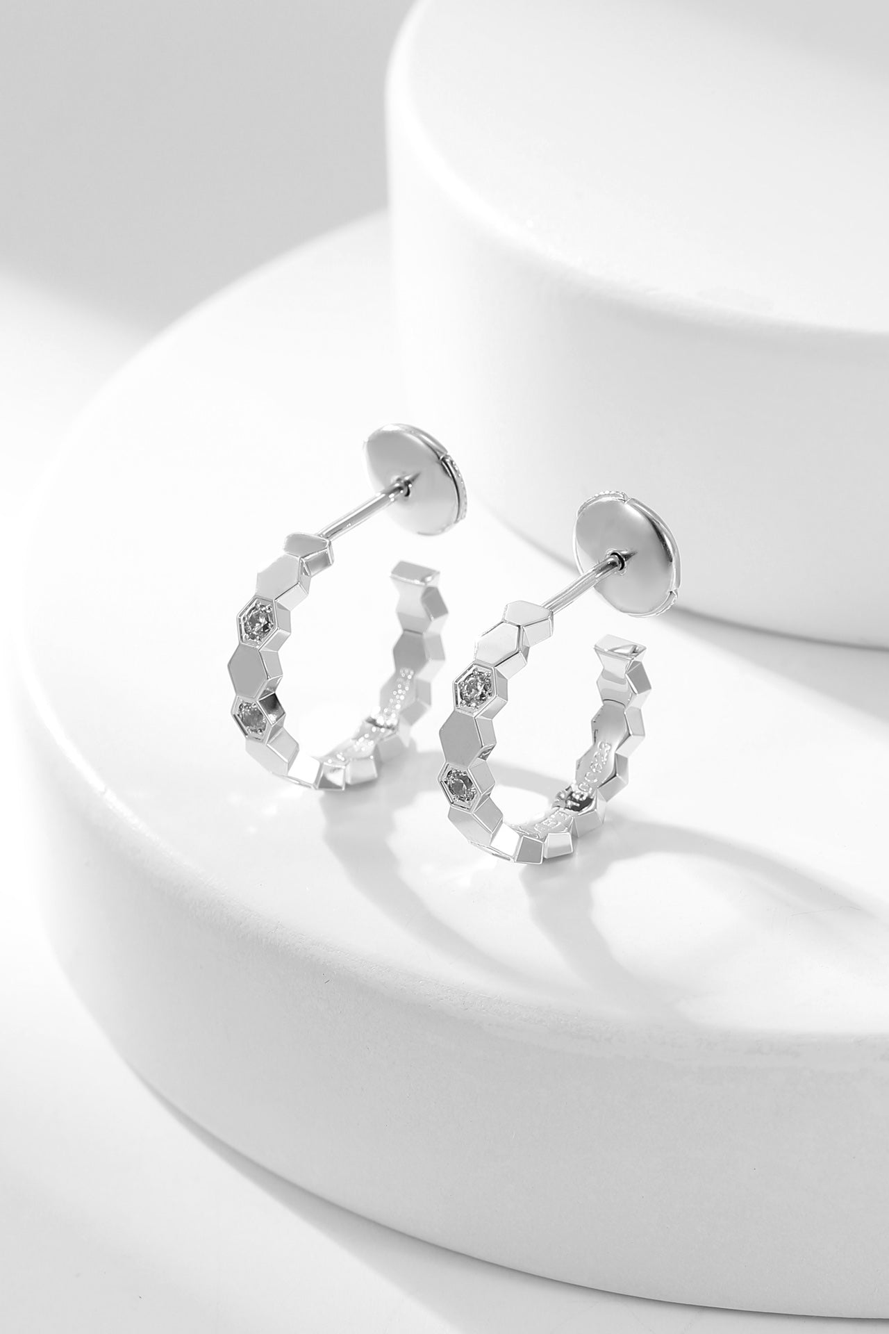 [BloomBling]BEE LOVE DIAMOND HOOP EARRINGS