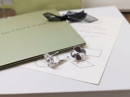 [BloomBling]CLOVER MEDIUM STUD EARRINGS