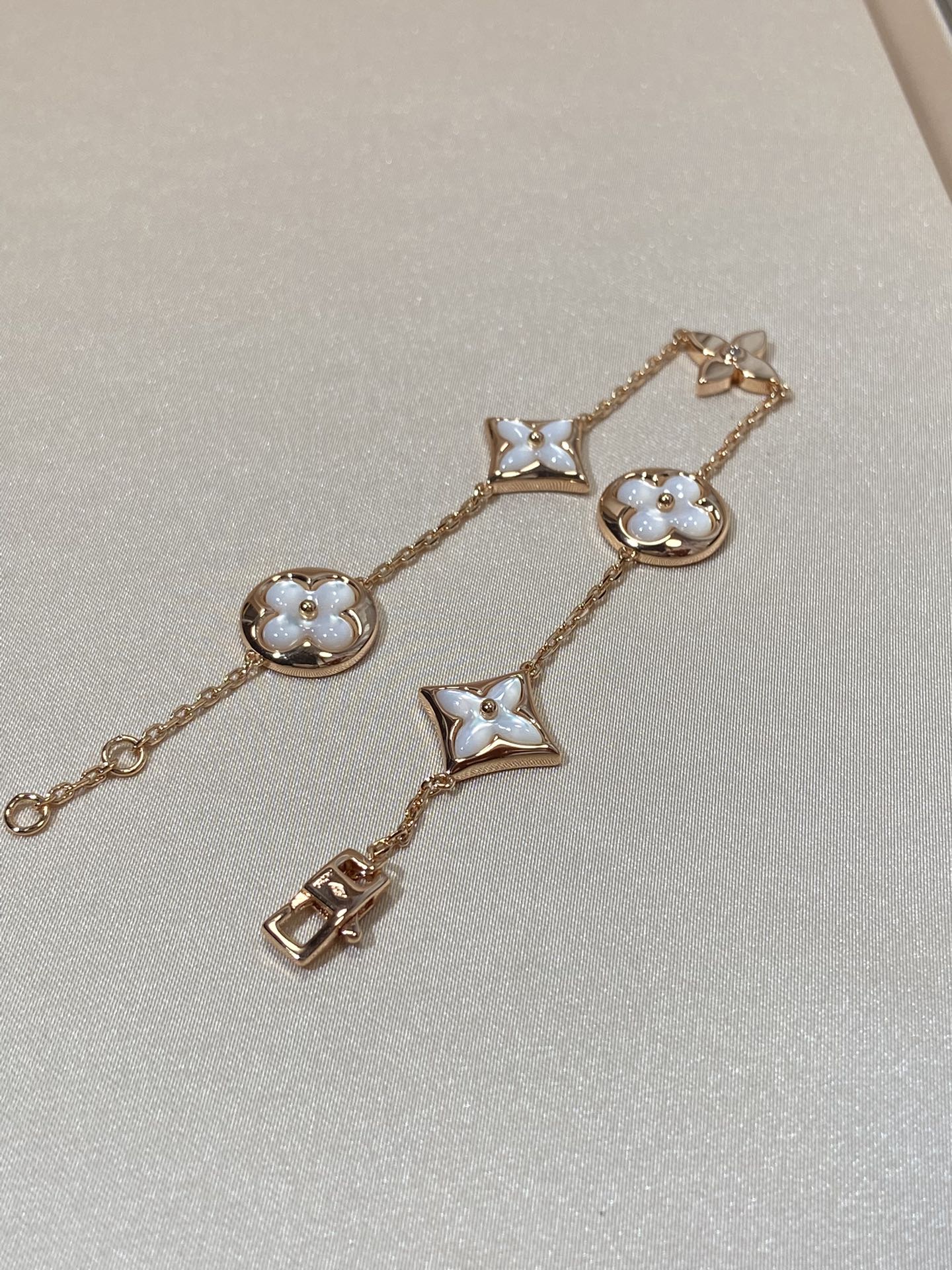 [BloomBling]STAR AND SUN 5 MOTIF MOP PINK GOLD BRACELET