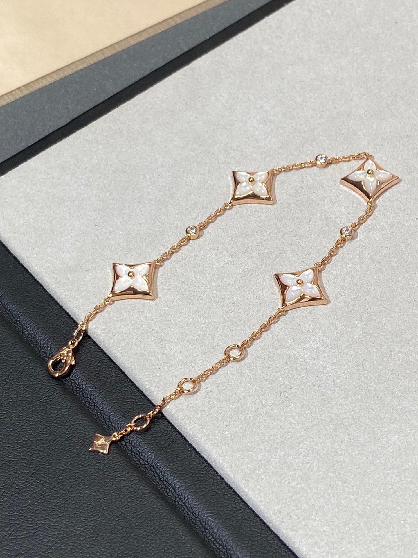 [BloomBling]STAR 4 MOTIF MOP DIAMOND PINK GOLD BRACELET