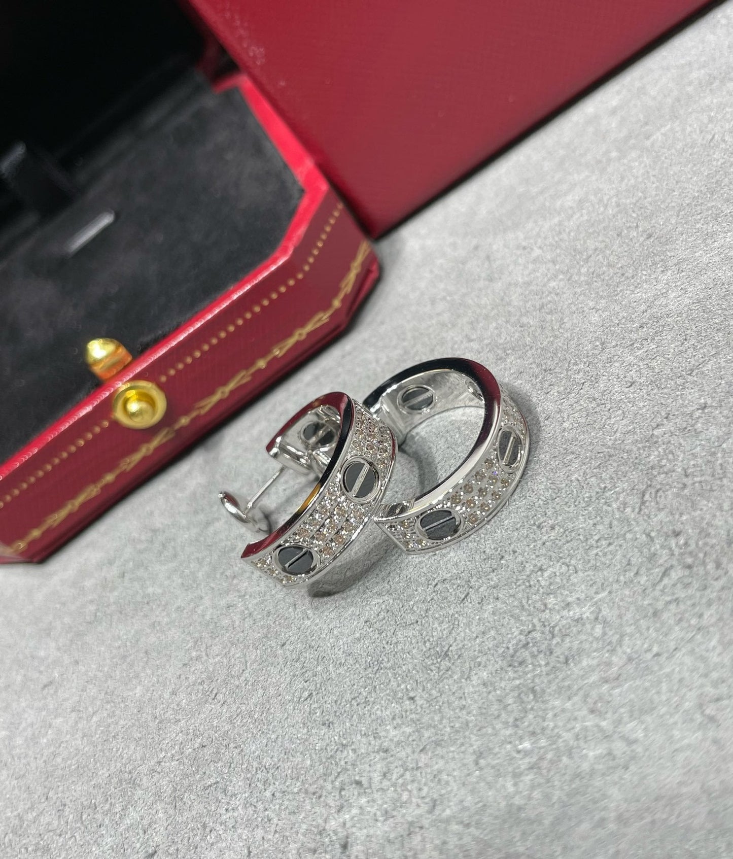 [BloomBling]LOVE CERAMIC DIAMOND PAVED SILVER EARRINGS
