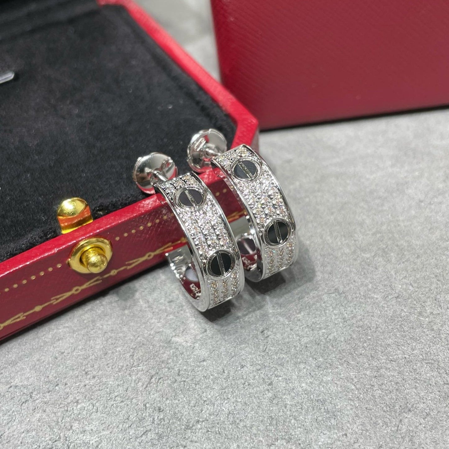 [BloomBling]LOVE CERAMIC DIAMOND PAVED SILVER EARRINGS